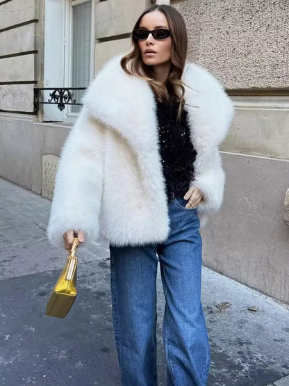 Eleganter Fuzzy-Mantel Mit Langen Ärmeln und Kragen