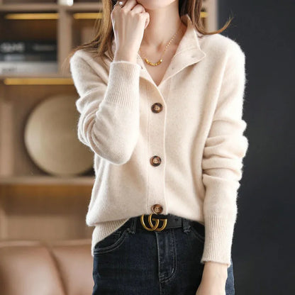 ELARA™ | Luxuriöser Knopf-Pullover