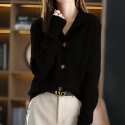 ELARA™ | Luxuriöser Knopf-Pullover