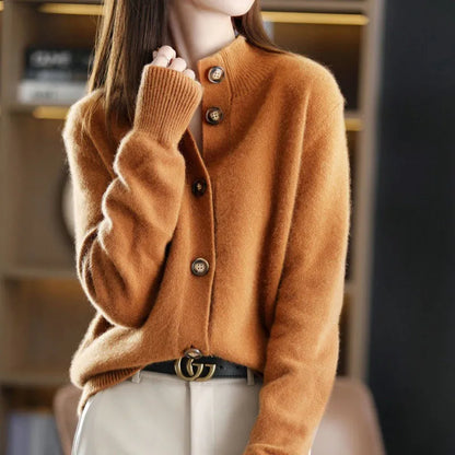 ELARA™ | Luxuriöser Knopf-Pullover