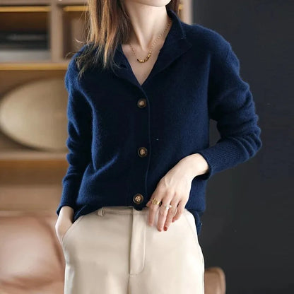 ELARA™ | Luxuriöser Knopf-Pullover